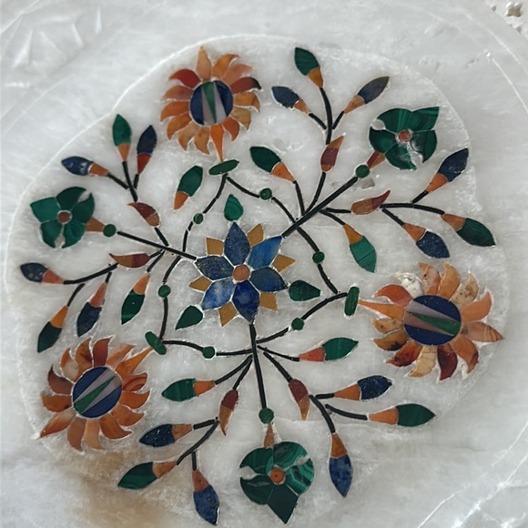 Beautiful Italian Hand Carved Stone w Floral Motif Inlay - Picture 5 of 5
